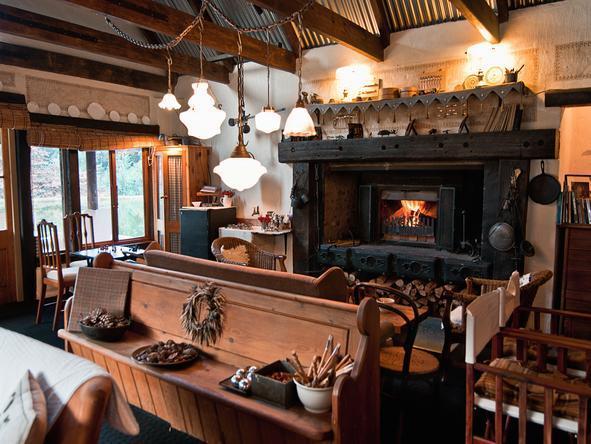 Cleopatra Mountain Farmhouse - Lounge 